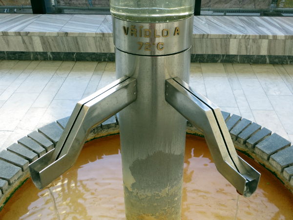 Karlsbad - hei&szlig;e Quelle 72 ° Celsius - © RoRadln - Kurt Schmidt