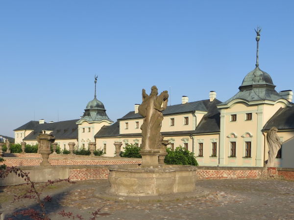 Manetin mit Schloss - © RoRadln - Kurt Schmidt