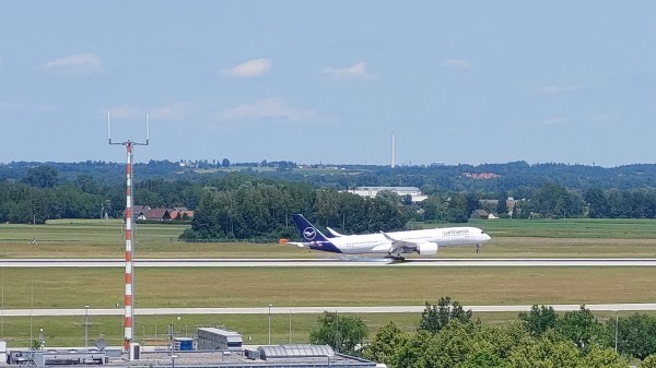 Landung Flugzeug in MUC - © RoRadln - Kurt Schmidt