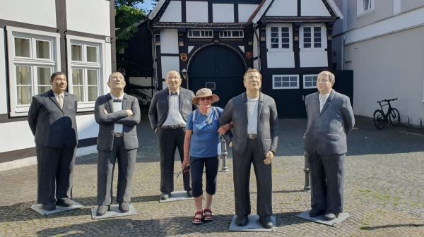 Wiedenbr&uuml;ck - Alltagsfiguren von Christel Lechner - © RoRadln - Kurt Schmidt
