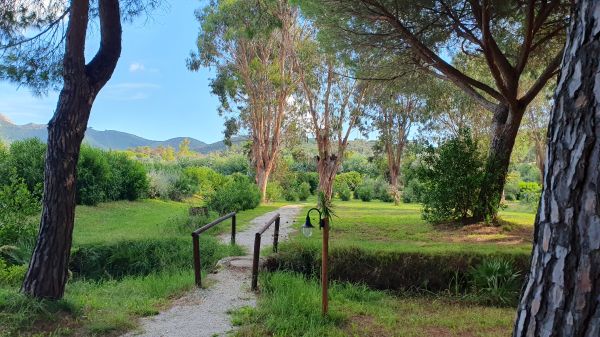 Hotel Fabricia - Gartenanlage - © RoRadln - Kurt Schmidt