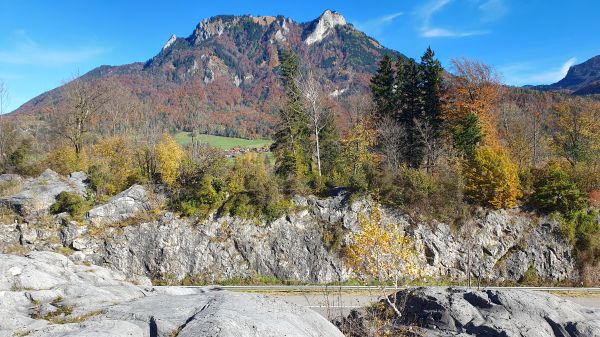 Gletscherschliff mit Heuberg - © RoRadln - Kurt Schmidt