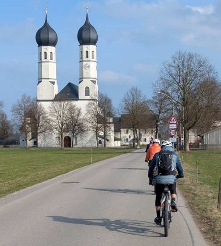 Weihenlinden - © RoRadln - Reinhard Rolle