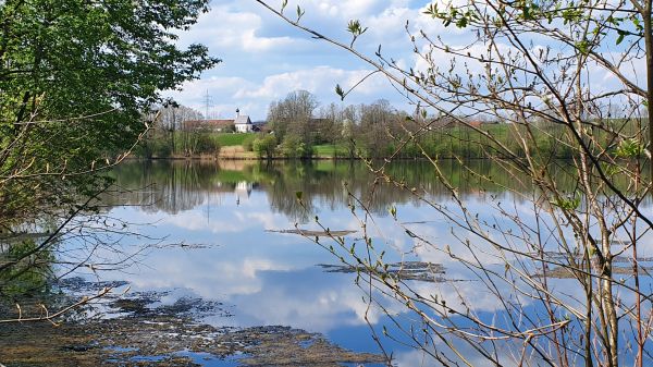 Tinninger See - Kirche G&ouml;gging im Hintergrund - © RoRadln - Kurt Schmidt