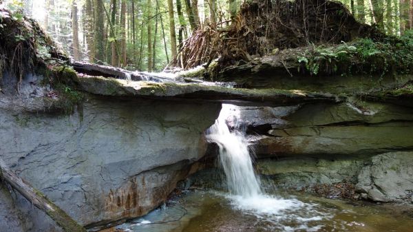 Gro&szlig;bach mit kleinem Wasserfall - © RoRadln - Kurt Schmidt