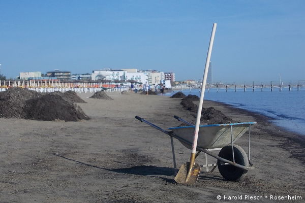 Strandreinigung in Cesenatico-Valverde - © RoRadln - Harold Plesch