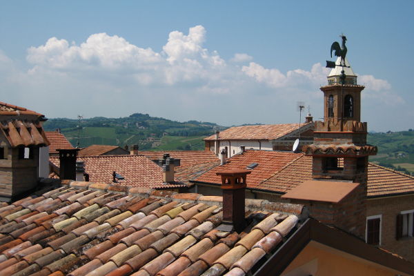 Blick &uuml;ber die D&auml;cher von Montiano - © RoRadln - Kurt Schmidt