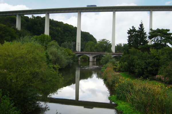 A4 (oben) und Eisenbahnbr&uuml;cke &uuml;ber Werra - © RoRadln - Kurt Schmidt