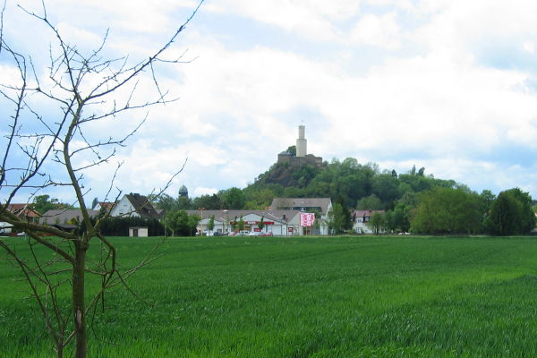 Felsberg mit Burg - © RoRadln - Kurt Schmidt