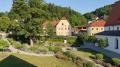 Pfarrgarten in Wörth a.d. Donau - © RoRadln - Kurt Schmidt Pfarrgarten in Wörth a.d. Donau - © RoRadln - Kurt Schmidt